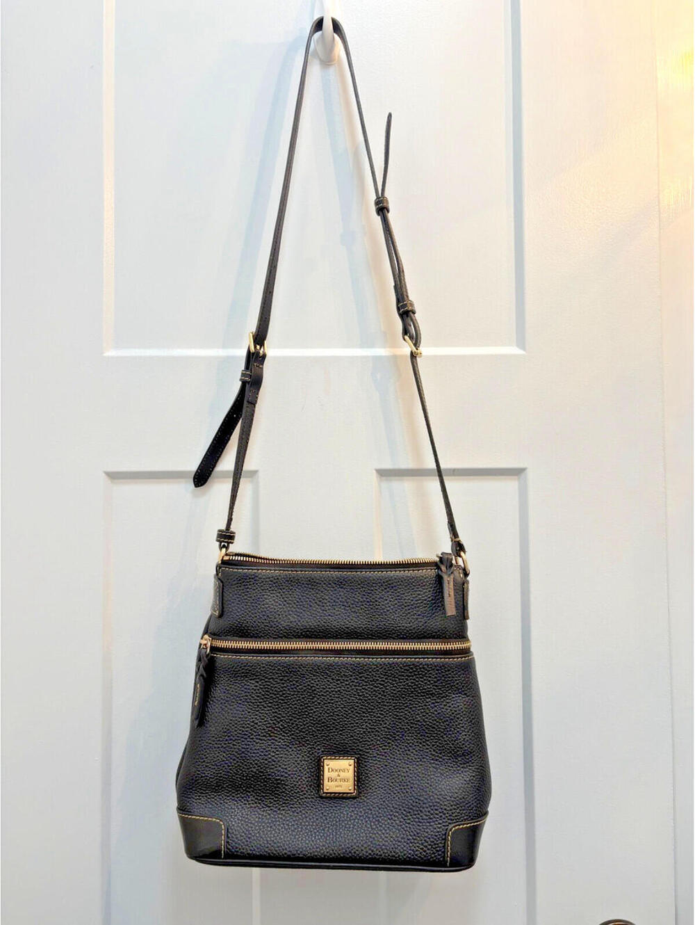 Dooney Bourke Pebble Grain Leather Crossbody Shoulder Bag Black Medium